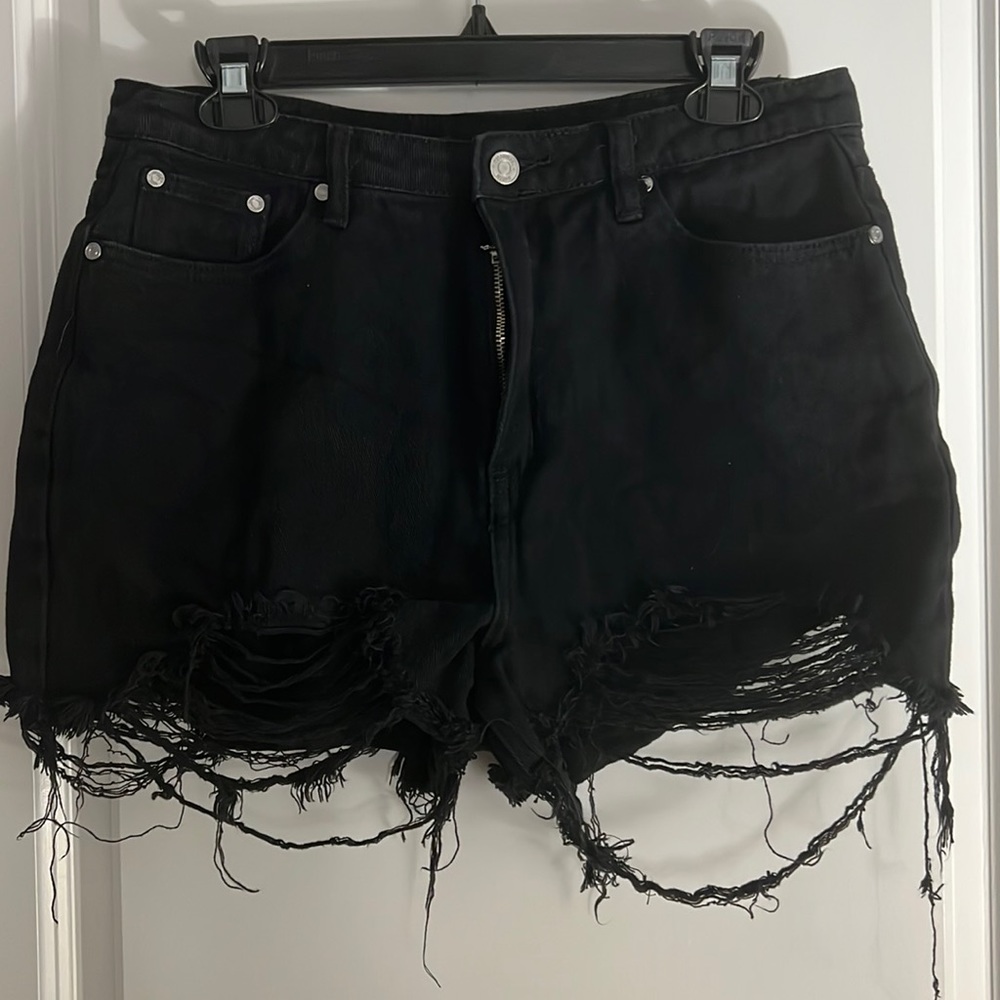 MISSGUIDED high waisted destroyed jean shorts